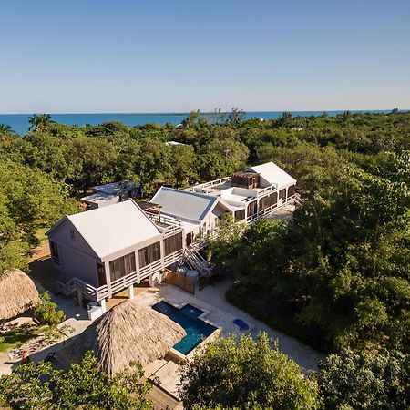Bayshore Bijou Suites Maya Beach Bagian luar foto