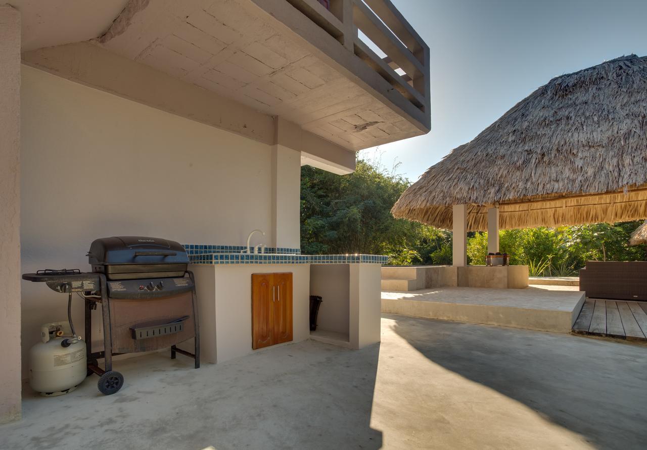 Bayshore Bijou Suites Maya Beach Bagian luar foto