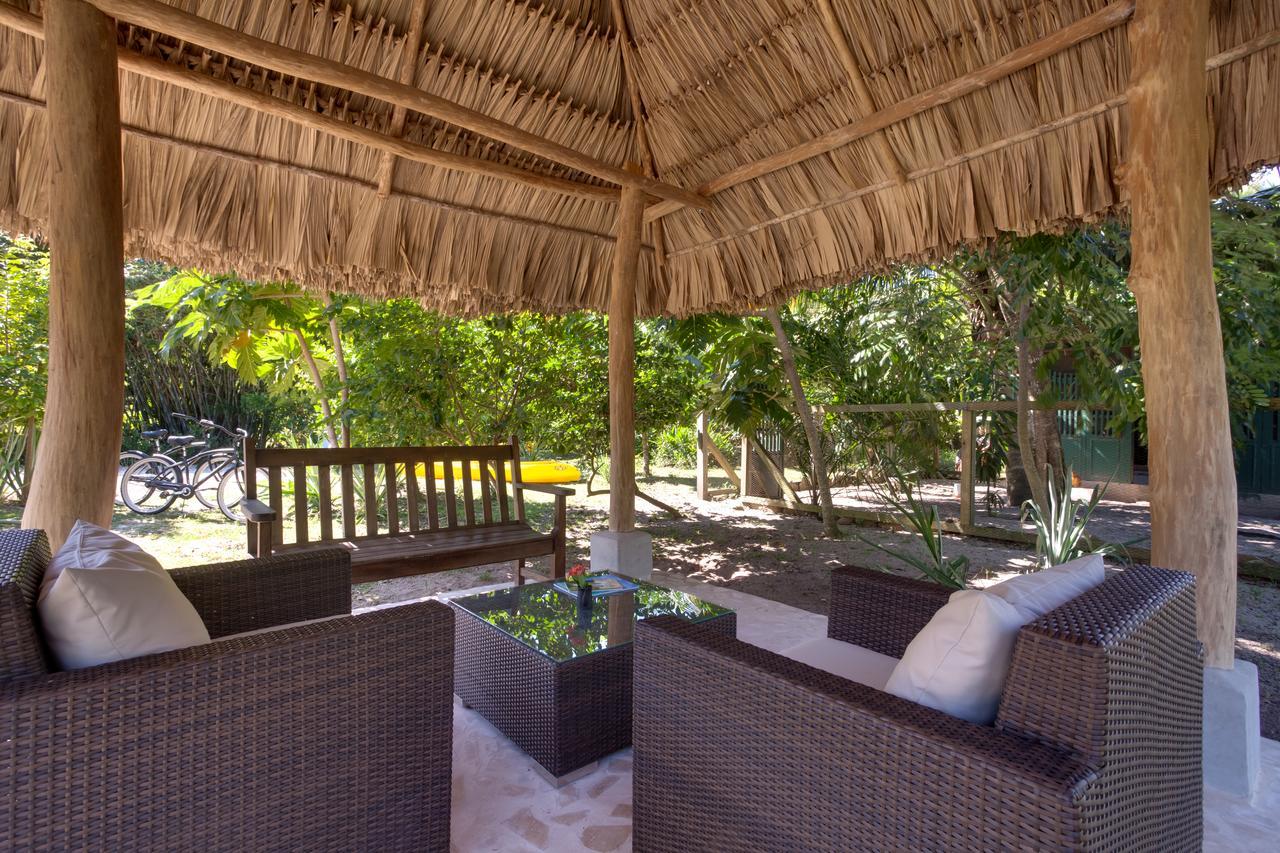 Bayshore Bijou Suites Maya Beach Bagian luar foto