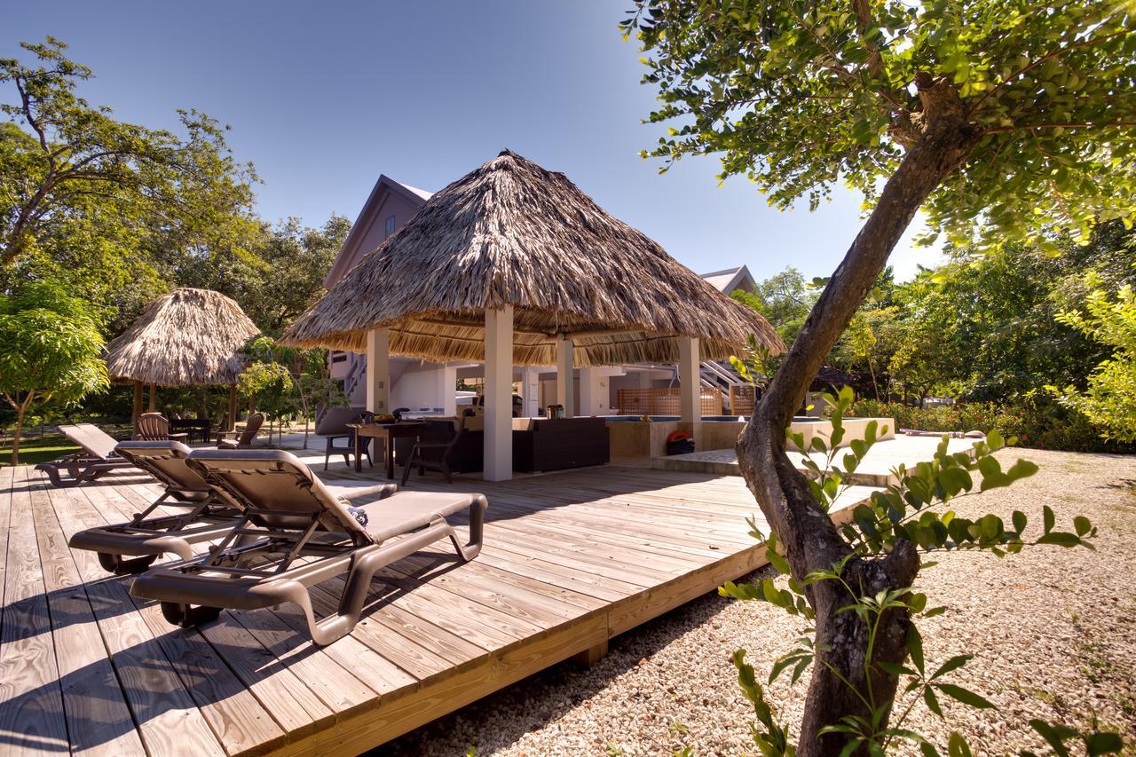 Bayshore Bijou Suites Maya Beach Bagian luar foto