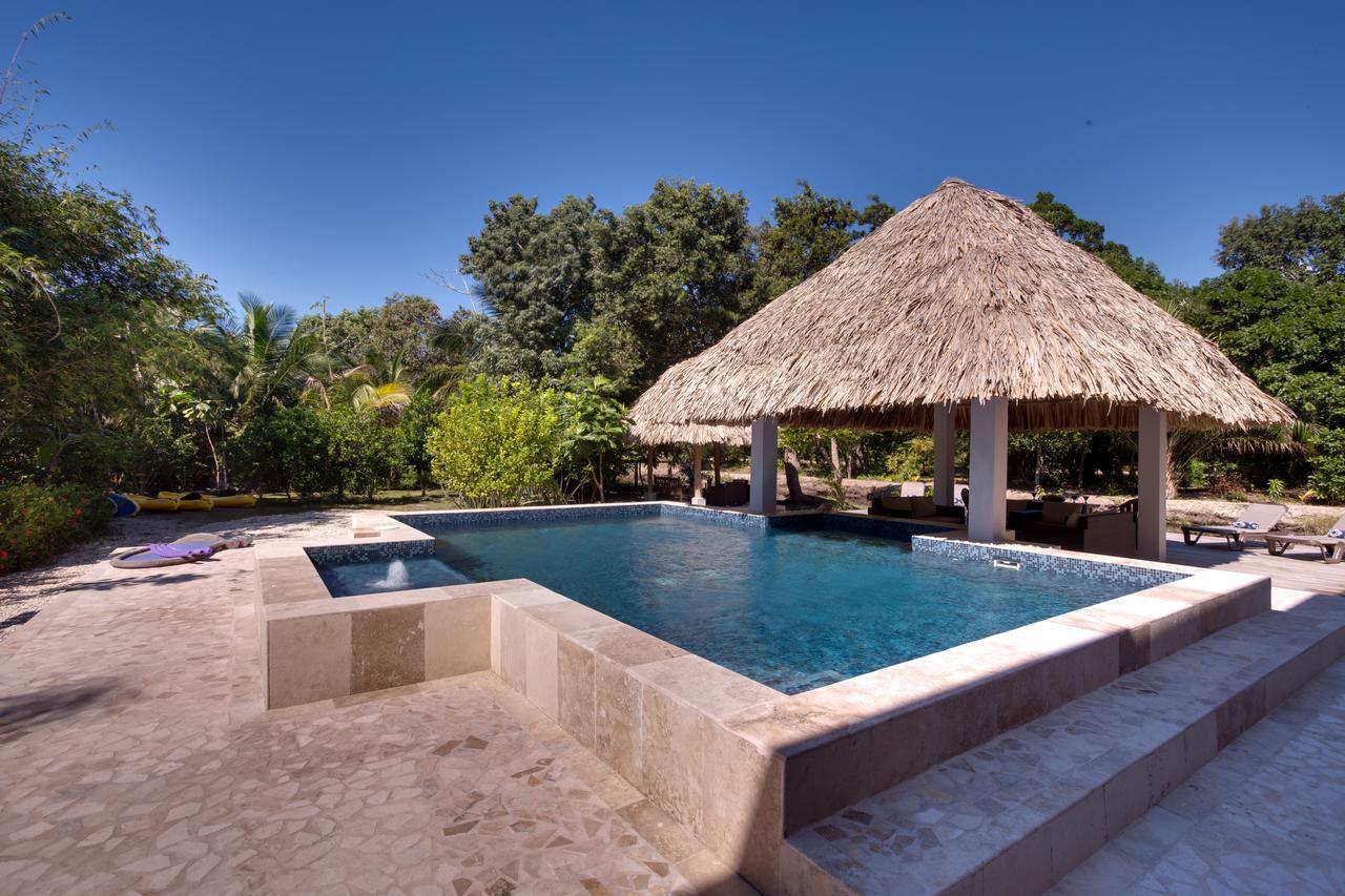 Bayshore Bijou Suites Maya Beach Bagian luar foto