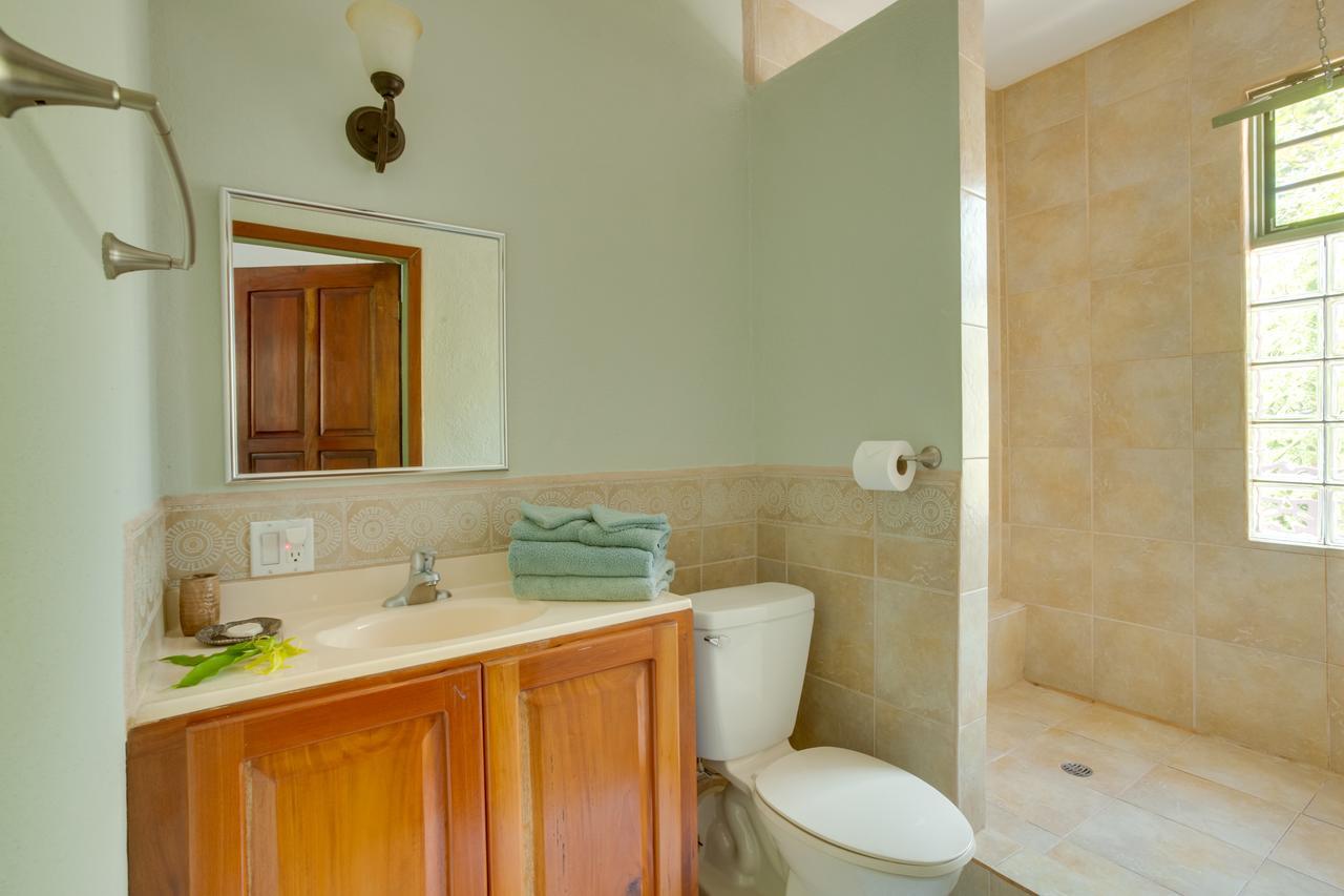 Bayshore Bijou Suites Maya Beach Bagian luar foto
