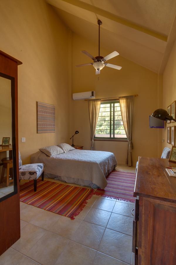 Bayshore Bijou Suites Maya Beach Bagian luar foto