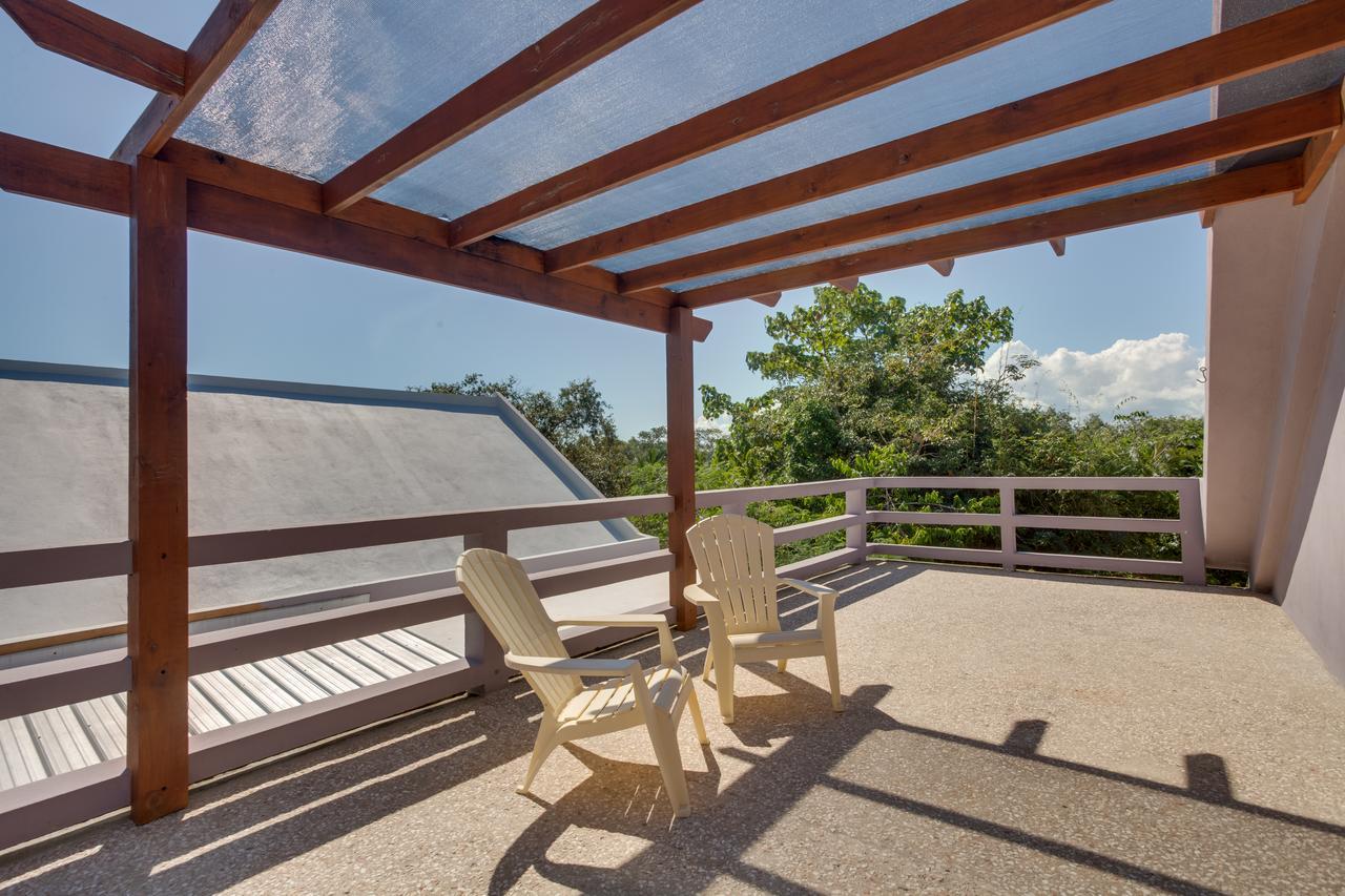 Bayshore Bijou Suites Maya Beach Bagian luar foto