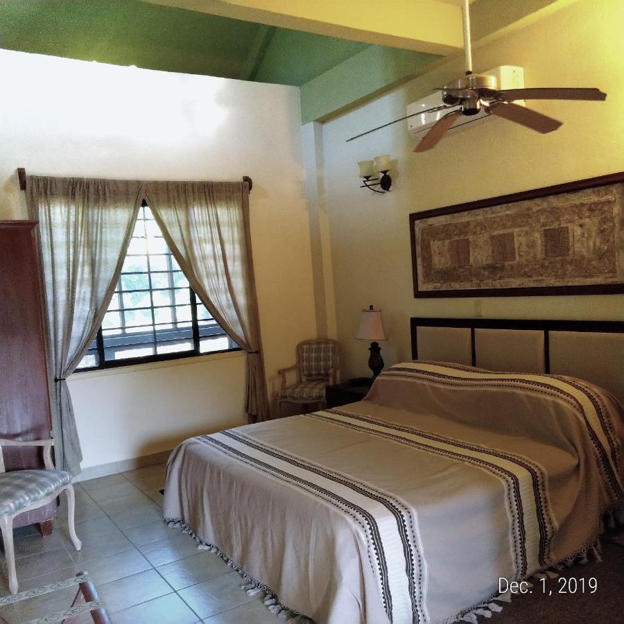Bayshore Bijou Suites Maya Beach Bagian luar foto
